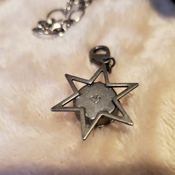 Sabika "Big Apple" star pendant - Picture 3 of 5